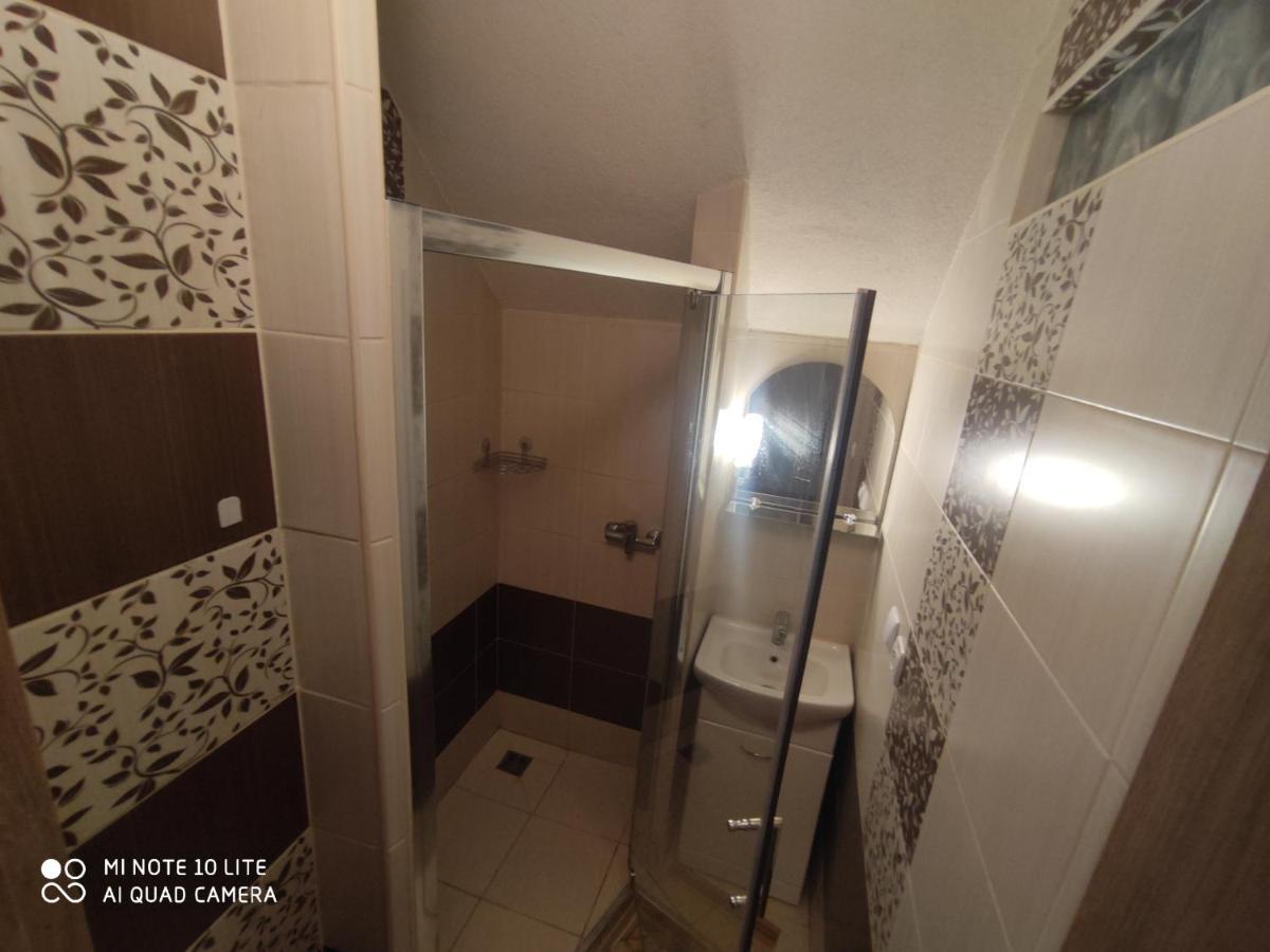 Apartman Lucky 5 Izbovy Rodinny Dom Luaran gambar